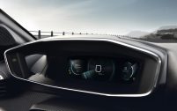 Cette e208 annonce une autonomie de 340 km sur le cycle WLTP, et même 450 km selon l'ancien protocole NEDC.