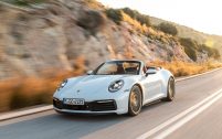 La rigidité parfaite de ce cabriolet permet de conserver l'efficacité et l'agrément de conduite du coupé 911.