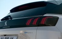 Le nouveau hybride rechargeable Peugeot 3008 Hybrid4 resytlé