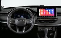 A partir du niveau Limited, l'écran tactile mesure 10,1". De manière générale, la dotation est généreuse et les prix sont bien étudiés sur ce Jeep Compass.