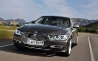 La BMW Série 3 revoit ses prestations à la hausse et fait plus que jamais penser à une petite Série 5.