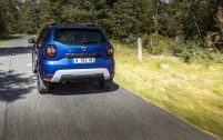 Le Dacia Duster se défend bien sur la route.