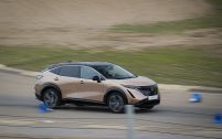 Il est trop tôt pour se prononcer définitivement mais le confort de ce SUV électrique Nissan Ariya semble également plutôt bon.