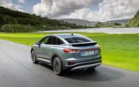 Essai Audi Q4 e-tron Sportback : plus cher qu'un VW ID.5, mais vraiment plus chic ?
