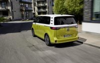 Le Volkswagen ID.Buzz second, mais loin derrière l'Avenger