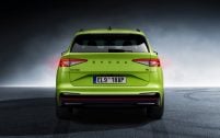 Skoda Enyaq RS iV : l'arrière avec un diffuseur noir