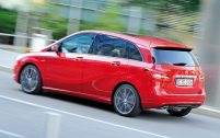 Des trépidations sèches se font ressentir avec le châssis sport et les pneus à roulage à plat.