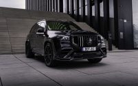 La calandre du Brabus 900 Superblack ne fait pas dans la subtilité.