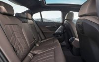 Les BMW 530e et 550e xDrive sont disponibles en berline. Elles seront par la suite déclinées en break.