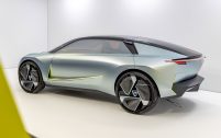 Le concept Opel Experimental arbore une ligne de coupé très profilé.