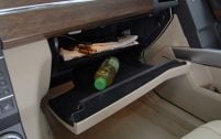 La boîte à gants est réfrigérée et possède une connexion pour lecteur MP3