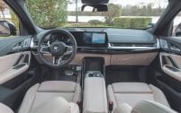 L'habitacle de la nouveau BMW X2 est bien réalisé et calqué sur le X1.