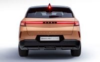 Le lettrage Opel illuminé est la nouvelle signature de la marque à l'arrière.