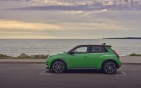 La nouvelle Renault 5 ne mesure que 3,92 m de long.