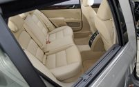 On retrouve un espace digne d'une limousine entre les dossiers avant et la banquette.