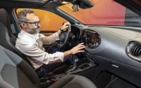 A bord de l'Aygo X restylée, les matériaux sont durs au toucher mais semblent taillé pour durer.