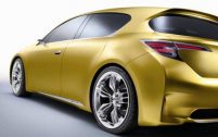 L'étude FL-Ch annonce l'extension de la gamme Lexus vers le bas. La future compacte à cinq portes concurrencera surtout les BMW Série 1 et Audi A3. A l'instar du concept, le modèle de série sera également proposé en version hybride.