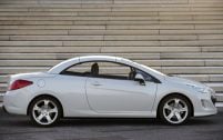 ... en un coupé bien abrité des intempéries.
