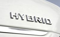 Ce logo est l'un des rares indices extérieurs qui permettent d'identifier la S400 BlueHYBRID.