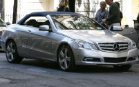 La Mercedes Classe E Cabriolet a été surprise sans aucun camouflage, lors du tournage du film Sex and the City 2.