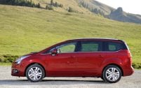 Avec ses 4,53 m de long et 1,84 m de large, le 5008 reproduit quasiment le gabarit d'une Renault Grand Scénic (4,56 m).