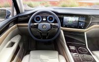 A l'intérieur, le T-Prime fait place nette et joue la carte du 100% digital.