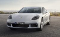 Comme les autres variantes, cette Porsche possède un gabarit intimidant.