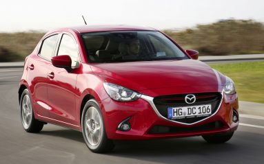 Décalée, cette petite japonaise suit son propre chemin, sans se soucier des Clio, 208 et autres Fiesta. Le coup de cœur n’est pas loin: en dépit de lacunes, la Mazda 2 possède de vraies qualités.