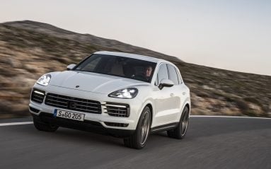 Contrairement à la plupart de ses concurrents, ce Cayenne se conduit comme une berline, sportive qui plus est.