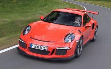 La 911 GT3 RS, c’est du 100 % pur Porsche. Un truc de fou pour écumer les circuits, si efficace que rares sont les apprentis "pilotes" capables d’en approcher les limites. Pas grave: les 120 exemplaires prévus pour la France, en 2015, sont déjà tous vendu