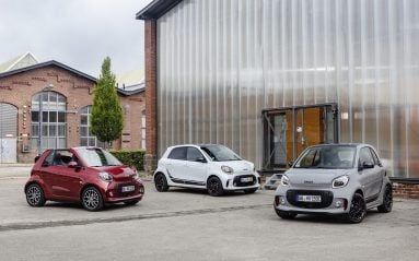 Toute la (petite) gamme Smart est restylée en même temps.