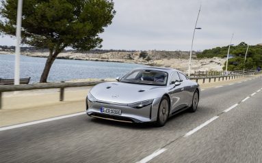 La Mercedes EQXX arrive à Cassis sans avoir rechargé une seule fois !