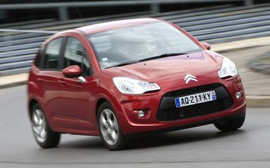 Les réglages de suspensions de cette C3 sont bien plus souples que sur sa soeur trois-portes huppée, la DS3.
