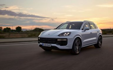Le Porsche Cayenne Turbo E-Hybrid est le plus puissant des Cayenne.
