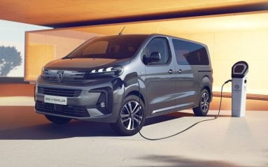 Le van électrique Peugeot E-Traveller passe par la case restylage.