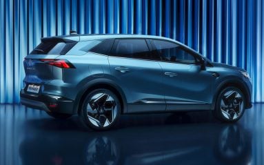 Le Renault Symbioz, se présente dans une version haut de gamme baptisée Iconic. Voici son prix et ses équipements de série.