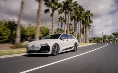 La sixième génération de l'Audi A6 affiche 4,93 m de long et 1,92 m de large sans les rétros en berline comme en break Avant présenté ici.