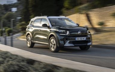 Le nouveau Citroën C3 Aircross s'avère plutôt plaisant à conduire. Mais attention, sa motorisation hybride originale n'offre pas ce que l'on trouve chez Toyota ou Renault.