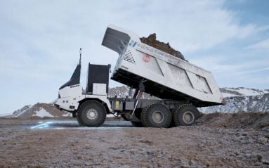 Le camion en question répond au doux nom de « ZNK95 », un poids lourd de 85 tonnes conçu par le constructeur chinois XCMG.