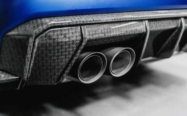 La drôle de fibre pour remplacer le carbone chez BMW