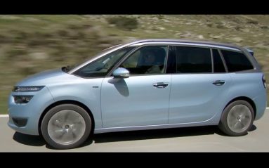La proue du Grand C4 Picasso reste similaire à celle de son petit frère, malgré des aménagements. Mais le profil et l'arrière s'en distinguent franchement. 