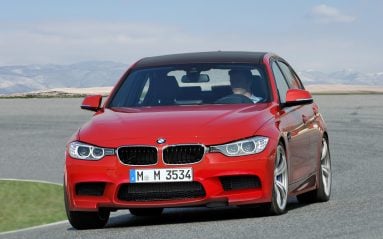 Deux turbos, un six-cylindres en ligne... la prochaine BMW M3 commence à nous informer sur sa fiche technique. En prenant soin de cacher l'essentiel: l'arrivée probable d'un inédit compresseur électrique.