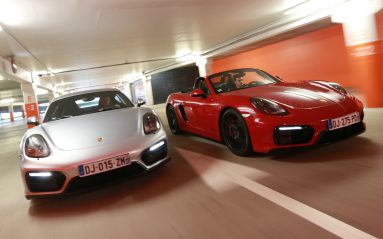 C’est, en effet, le temps nécessaire au Boxster pour ôter sa capote et vite se distinguer du Cayman, son frère coupé. Choisir entre ces deux variantes GTS, au look un peu plus musclé, armées d’une poignée de chevaux supplém