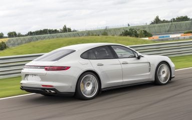 C'est sur circuit que la Panamera deuxième génération nous a donné rendez-vous pour un premier contact... en passager dans un premier temps.