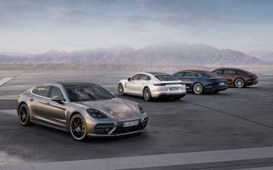 La version longue de la Panamera, baptisée Executive, est proposée avec tous les moteurs essence comme avec l'hybride.