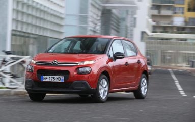 Dans cette version d'appel, la Citroën C3 arbore un look moins spectaculaire.