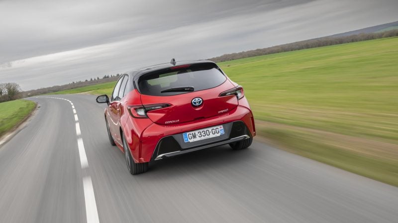 La Corolla restylée se décline aussi avec une motorisation hybride de 194 ch.