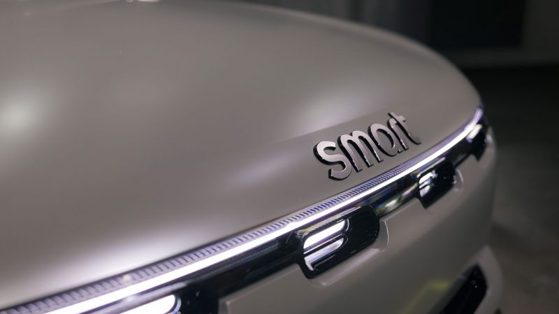 Le look cubique et robuste de la smart #5 fait un peu penser à l'univers stylistique de la marque Jeep.