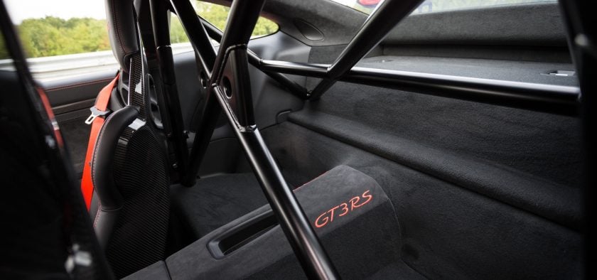 Contrairement aux autres 911, cette GT3 ne s'embarrasse pas de places arrière.