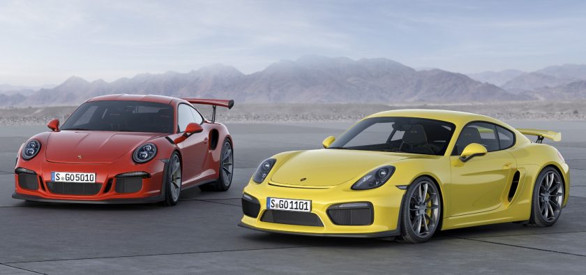 Egalement présenté au salon de Genève 2015, le Cayman GT4 paraît bien sage aux côtés de sa grande soeur.
